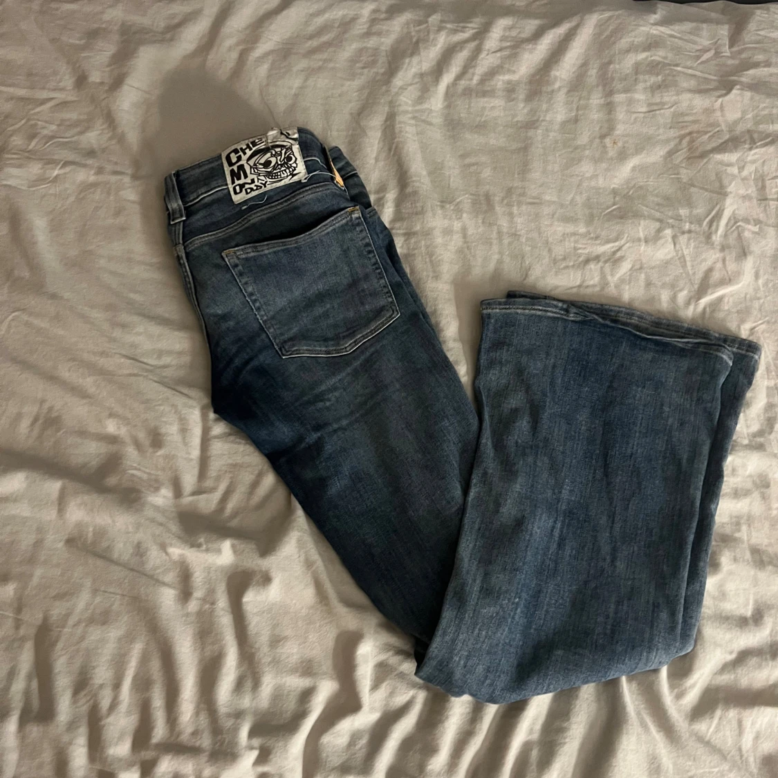 Blå bootcut jeans från Cheap Monday - 1