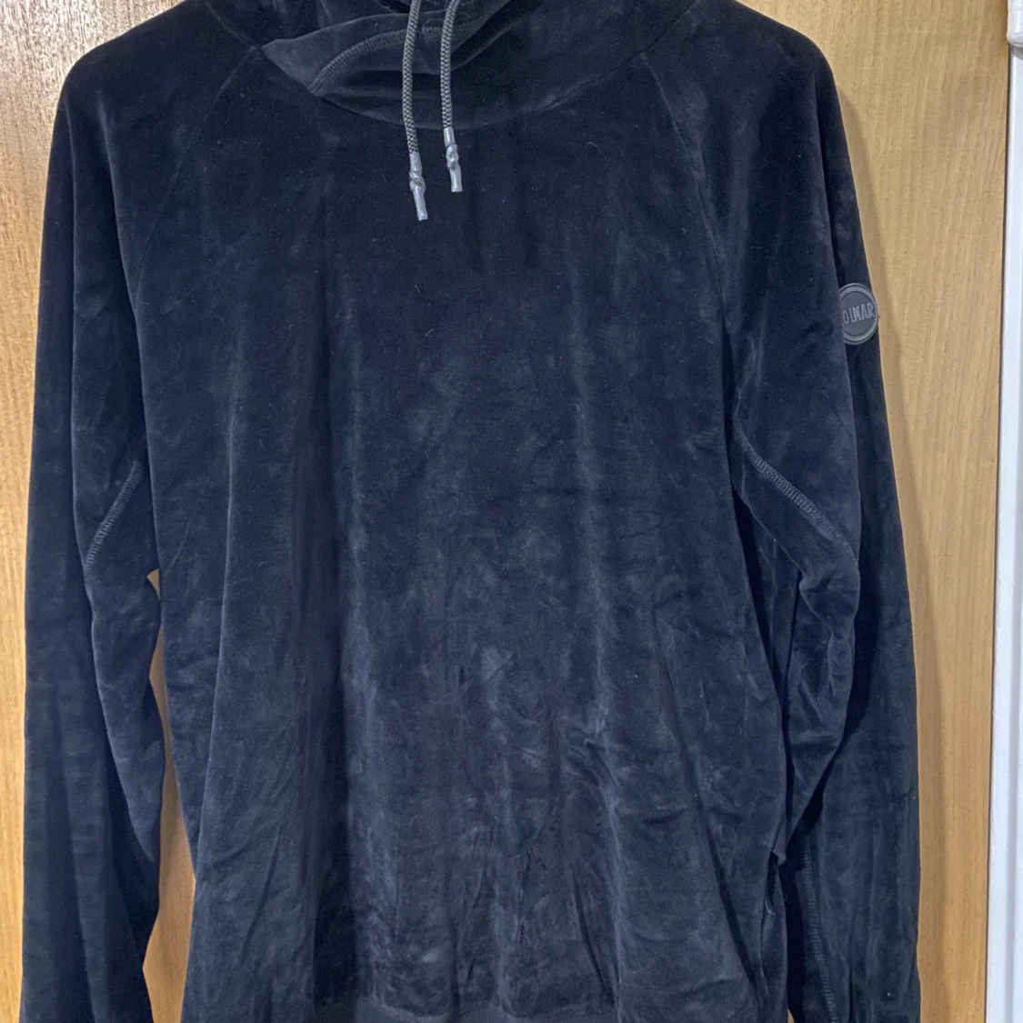 Svart Colmar hoodie i sammet