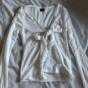 Vit knyt tröja - Köpt från Gina tricot för 300kr, fint skick