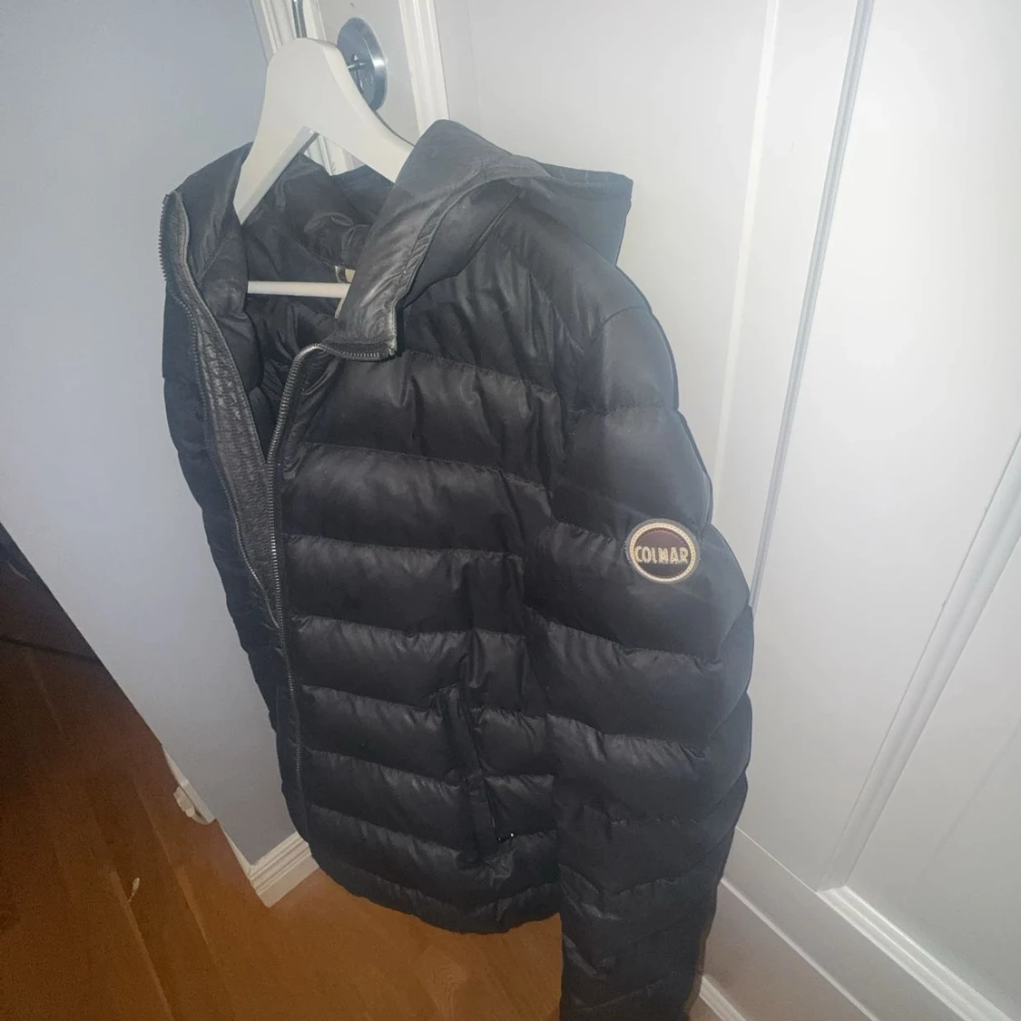 Svart Colmar dunjacka med luva - 1