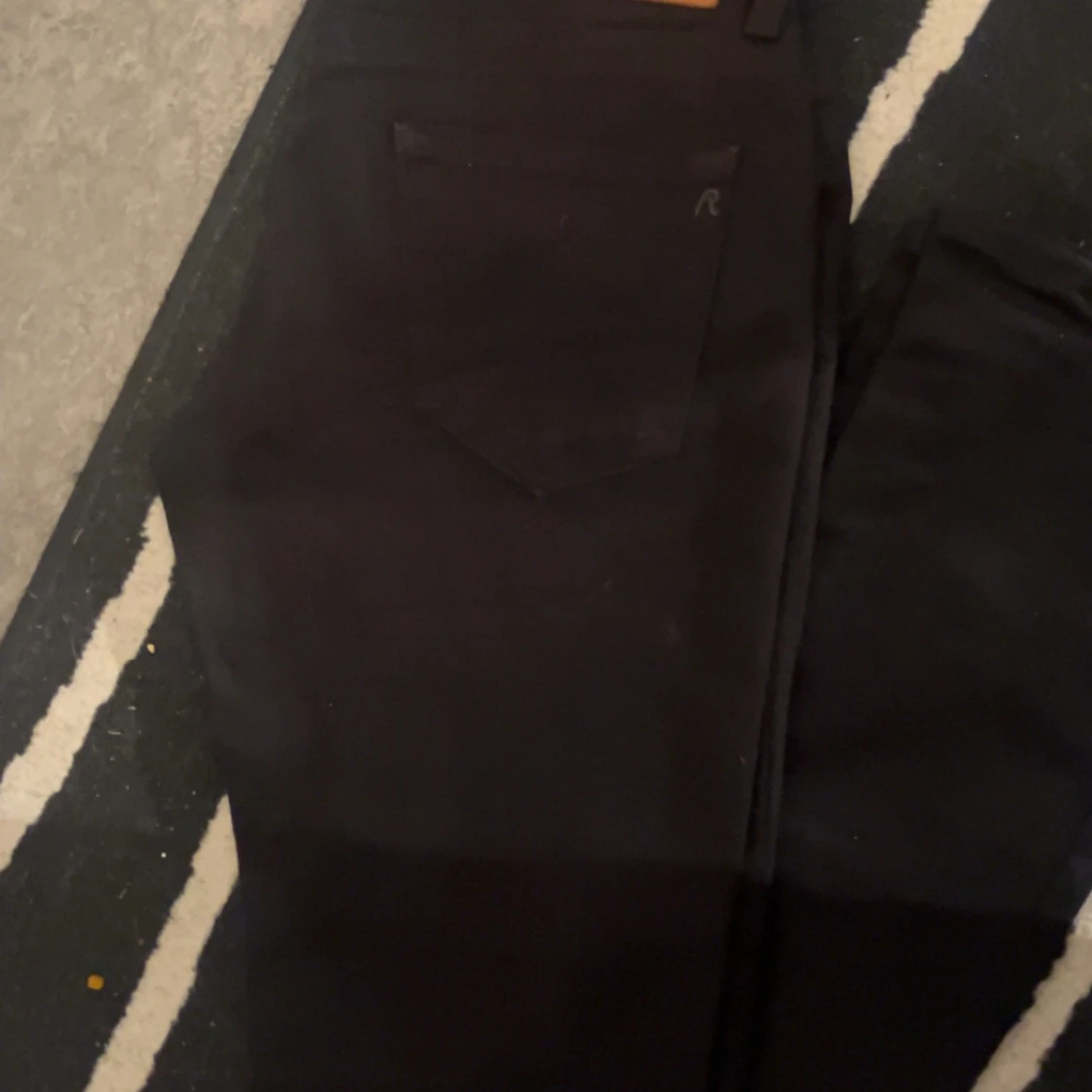 Svarta Replay jeans, midja 29 - 1