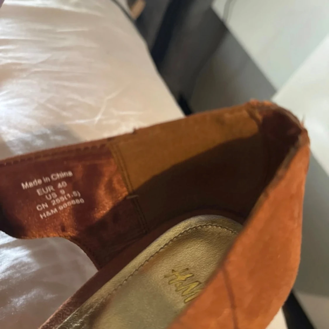 Bruna mocka pumps från H&M - 1