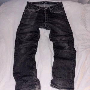Acne Studios Jeans - Sällsynta Acne Studios jeans med sjuk tvätt🙌 skriv privat för fler bilder eller annat‼️