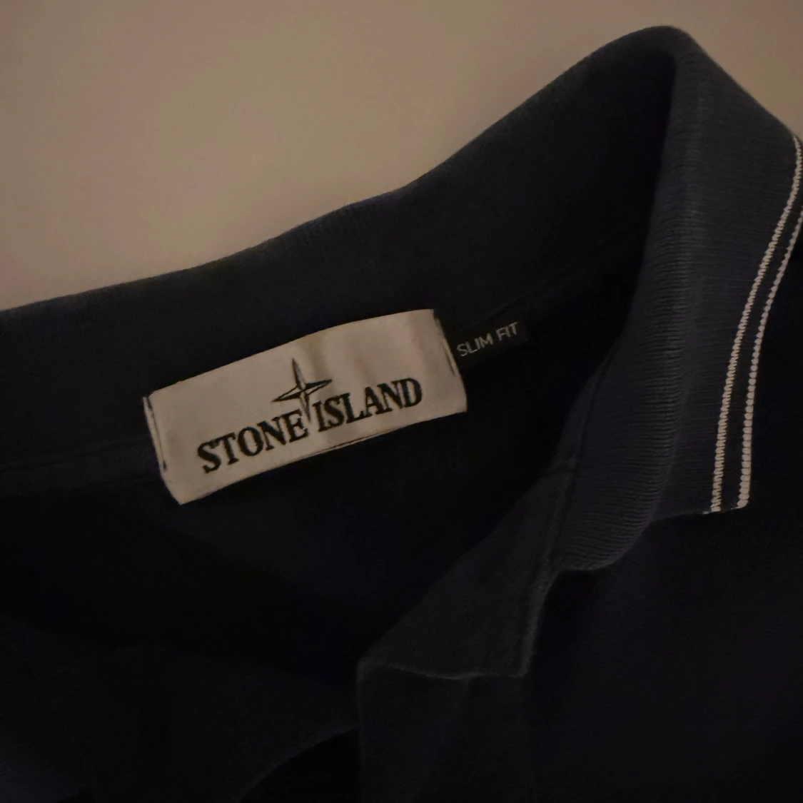 Marinblå pikétröja Stone Island - 1