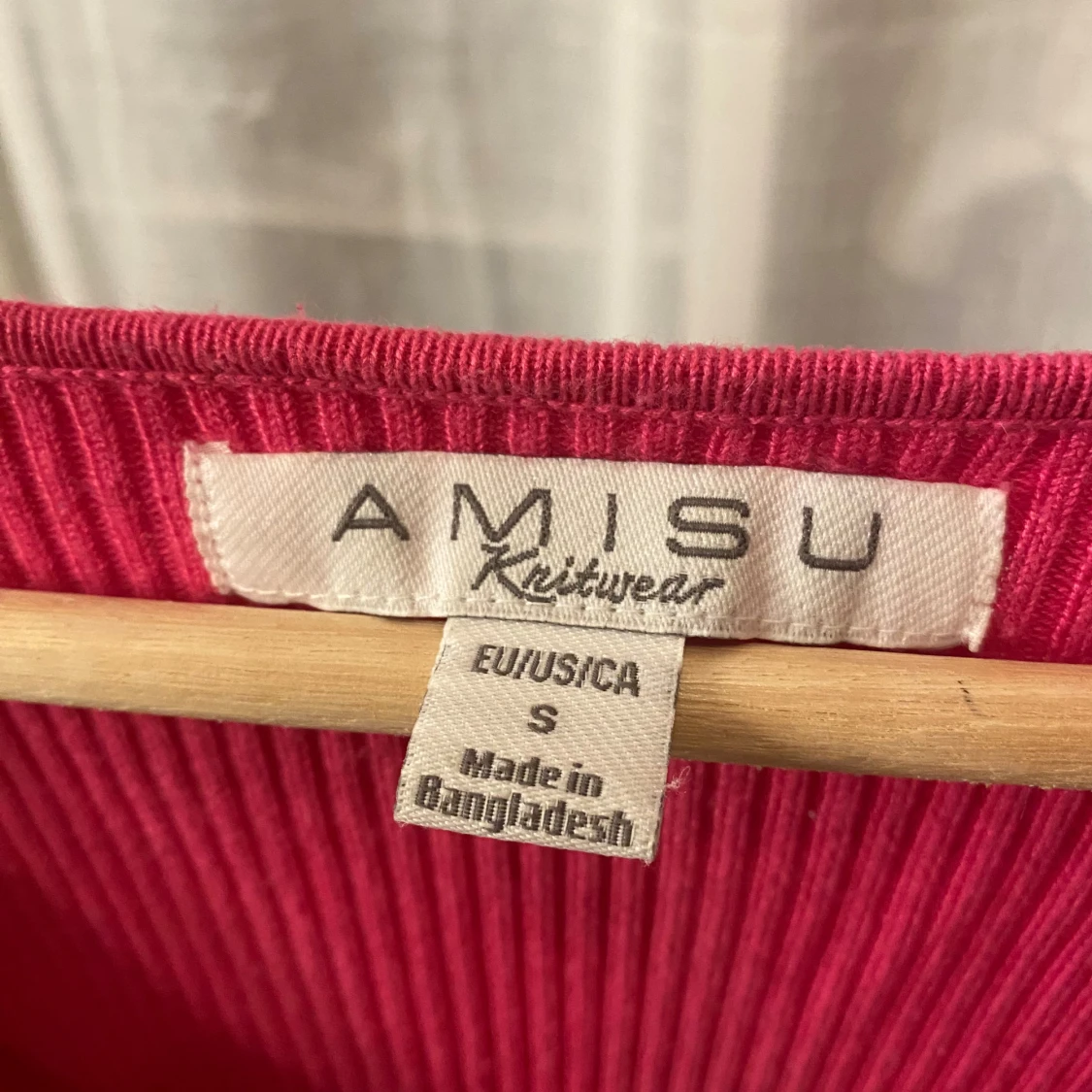 Ribbad rosa tröja från Amisu - 1