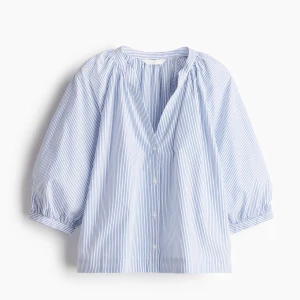 Blå trendig blus - Jättesöt, aldrig använd. Slutsåld på hemsidan