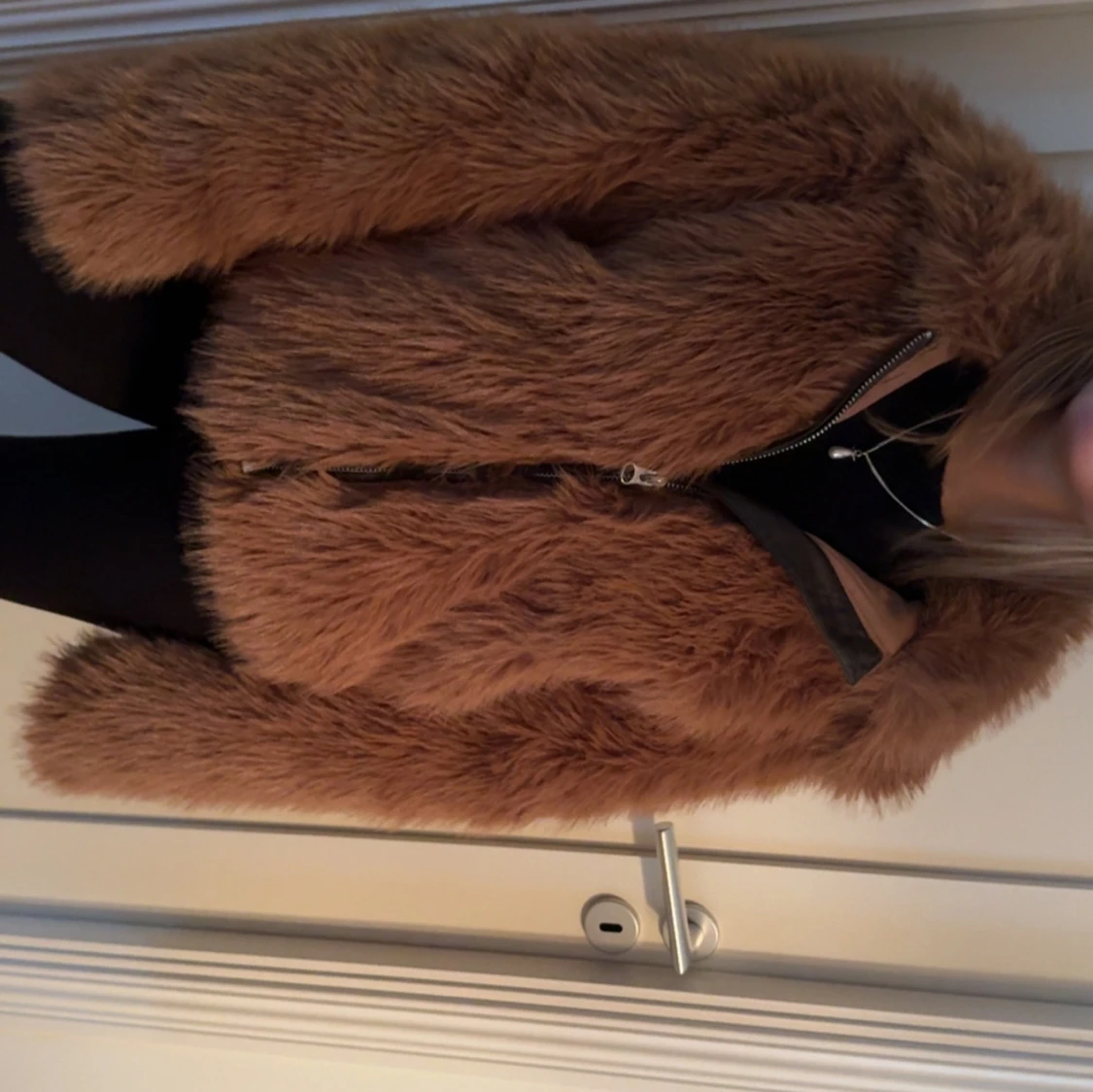 Brun pälsjacka 