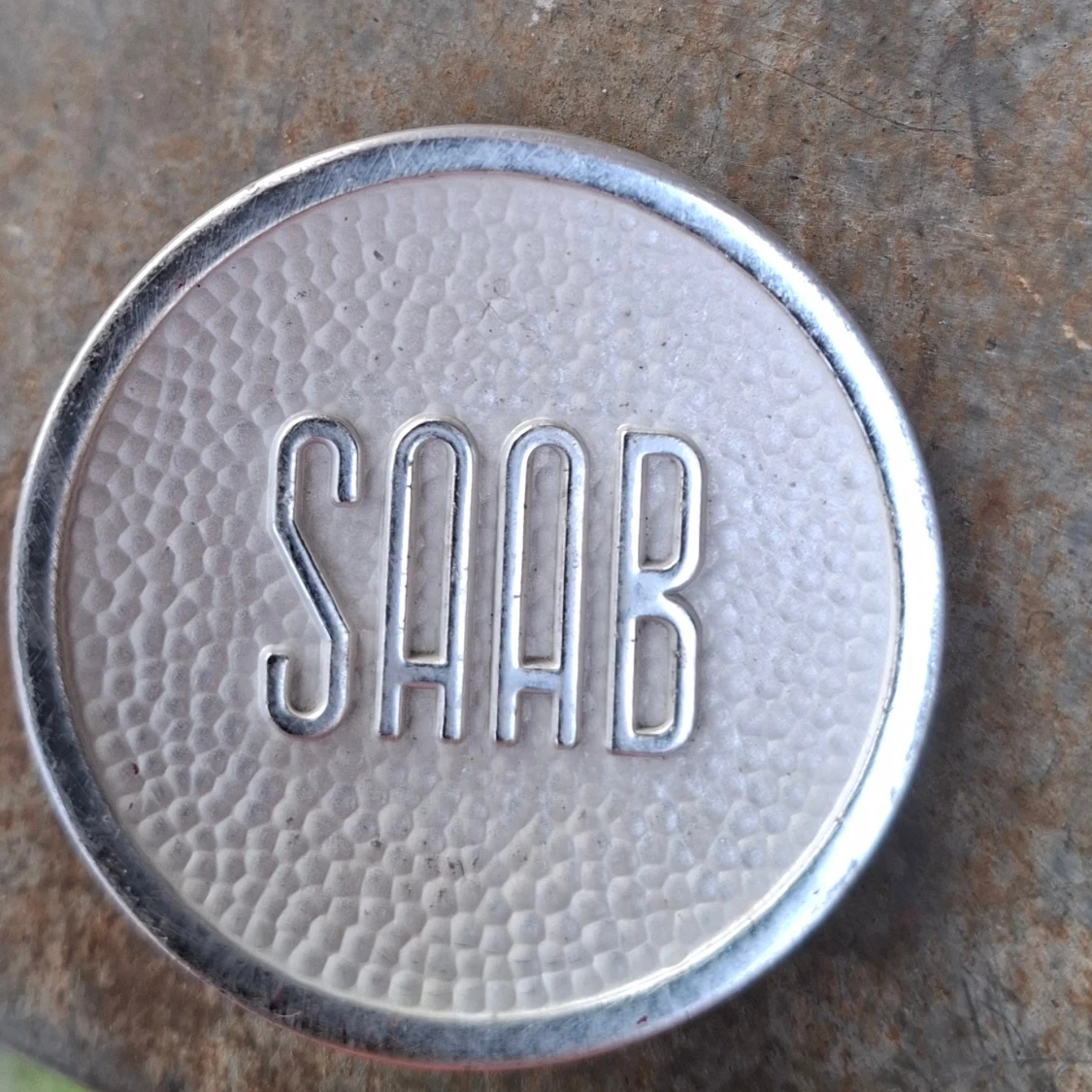 SAAB 96 emblem 1960 tal till sidoventilation - 1