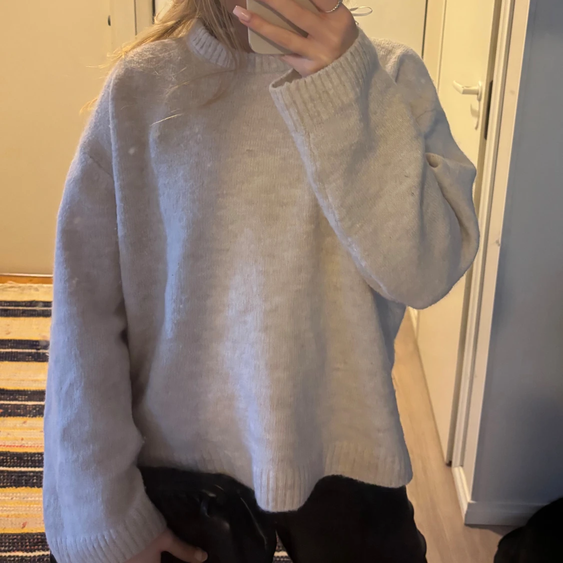 Beige stickad tröja från Gina Tricot - 1