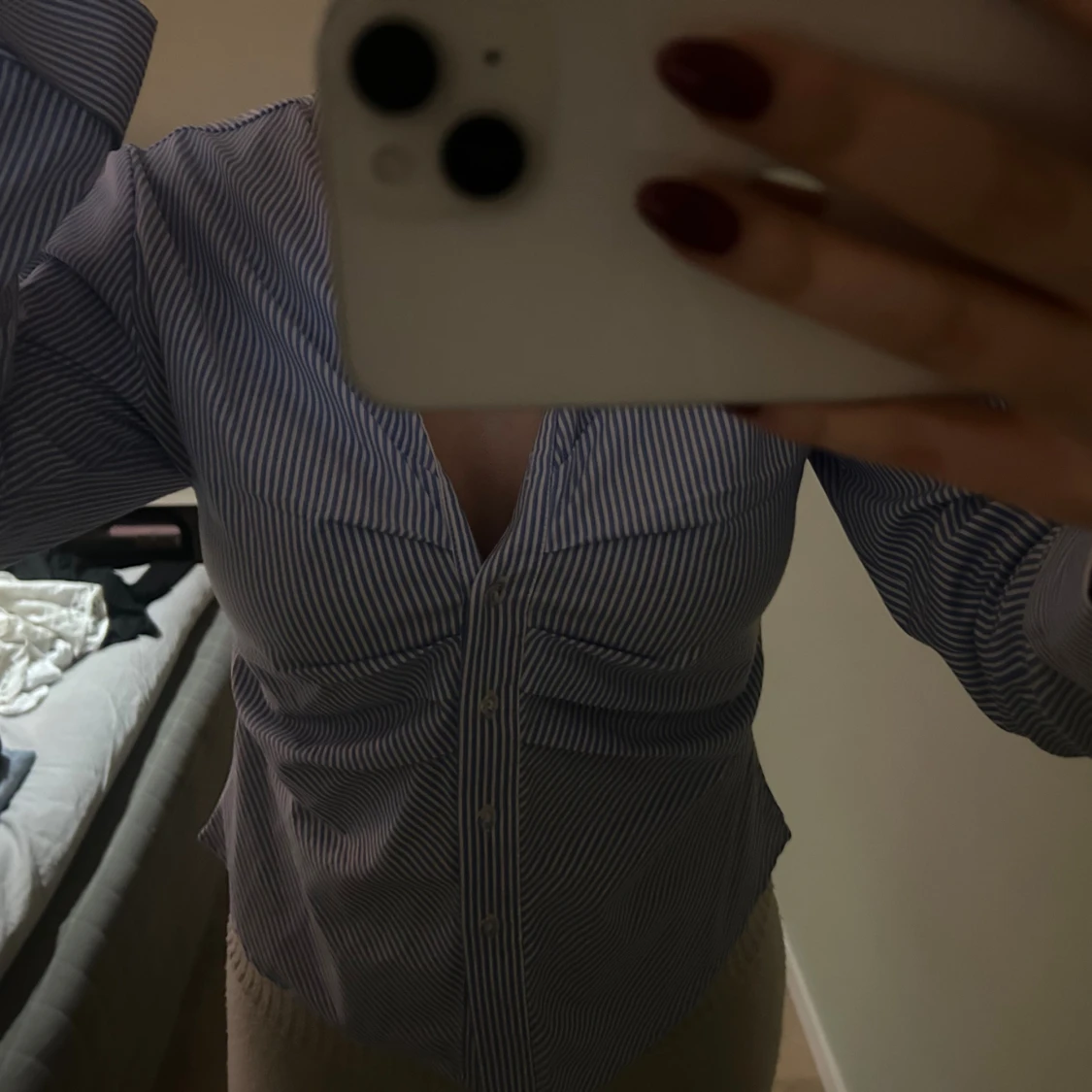 Blårandig skjorta med knappar - 1