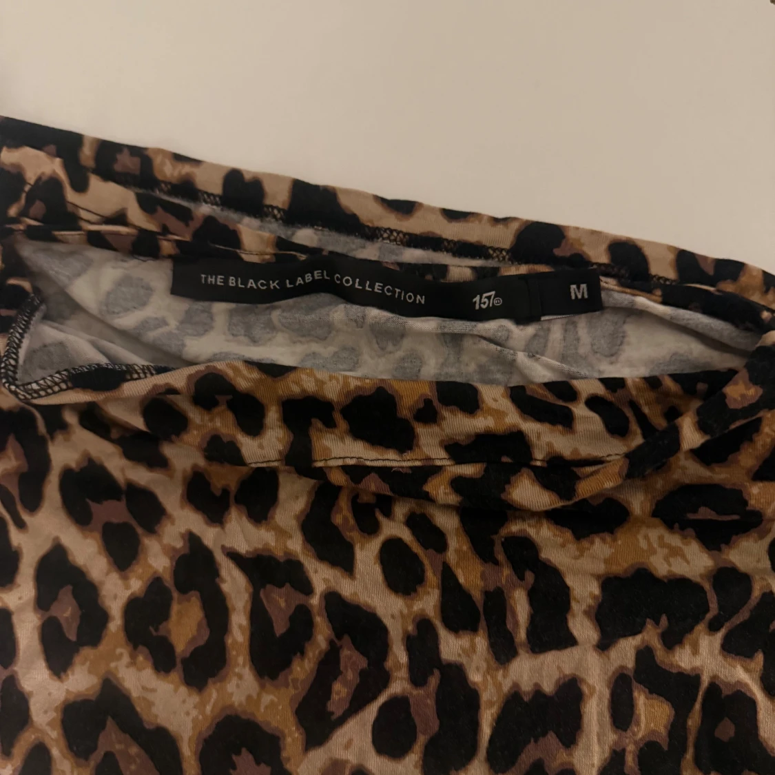 Leopardmönstrad topp från The Black Label - 2