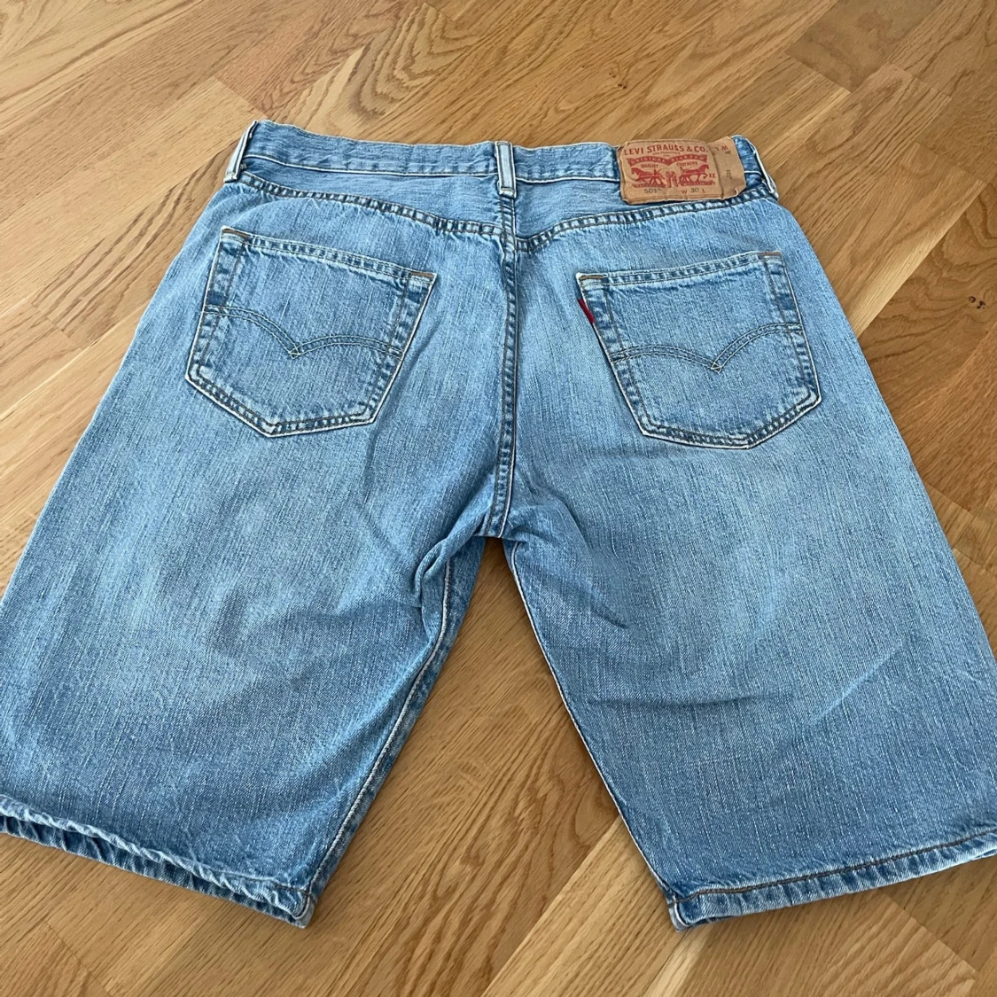 Levi's ljusblå jeansshorts 501 - 3