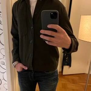 These Glory Days Overshirt mörkgrön  - 👍