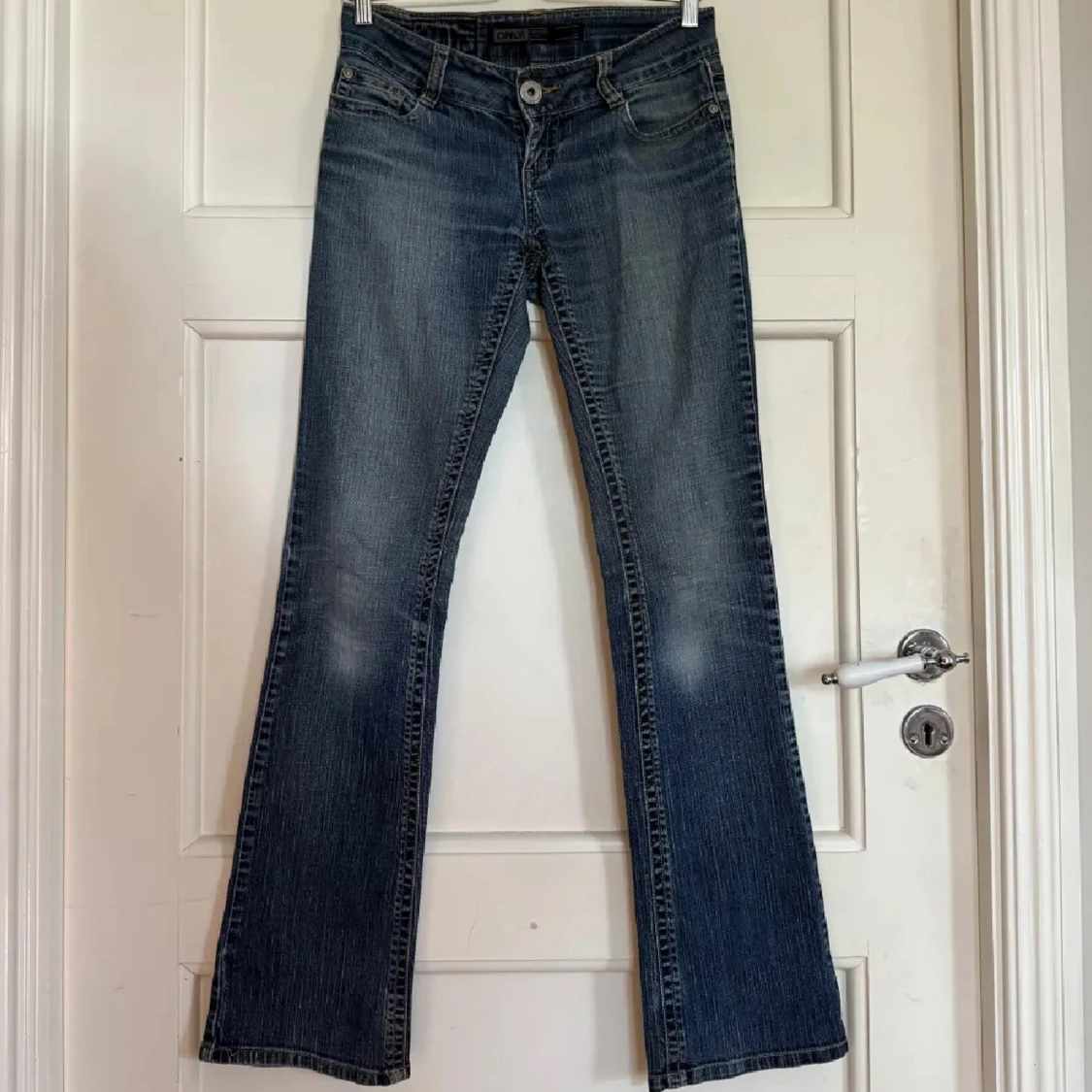 lågmidjade bootcut jeans - 1
