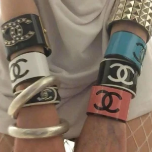  Svart vit bangle 🖤 - Kan ej garantera äktenhet!! 🤍