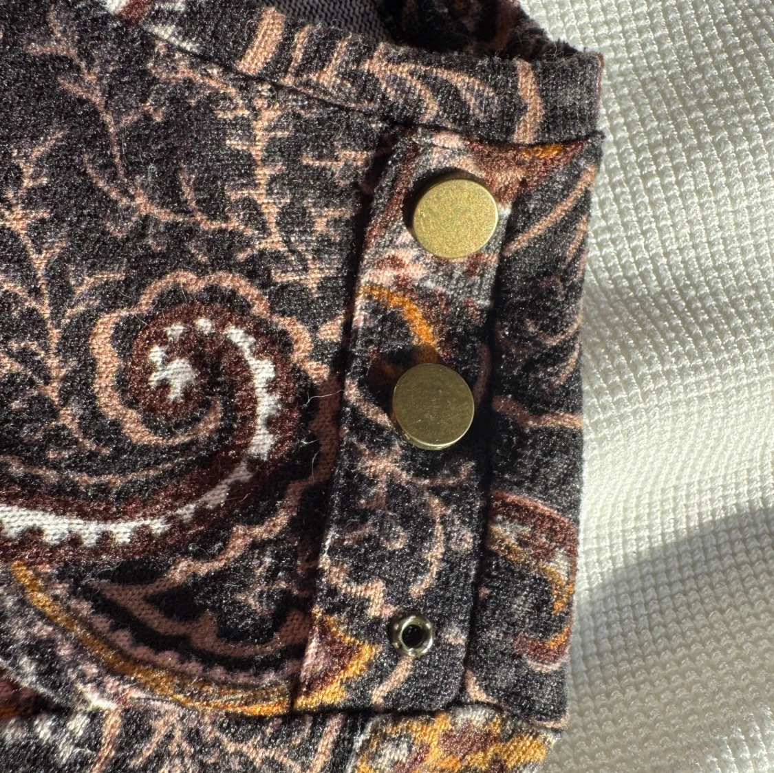 Paisleymönstrad tröja i brunt från Fransa - 4