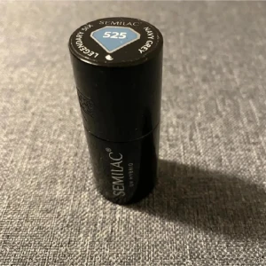 Gel polish/gellack, kräver uv-ledlampa - Semilac oanvänd. 