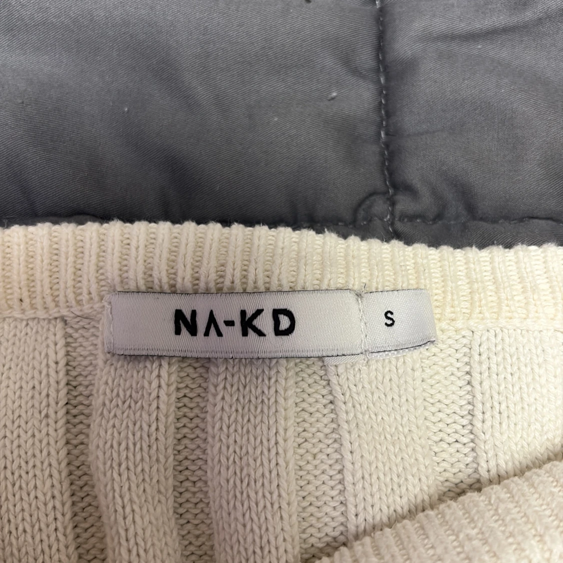 Beige ribbad croppad topp NA-KD - 2