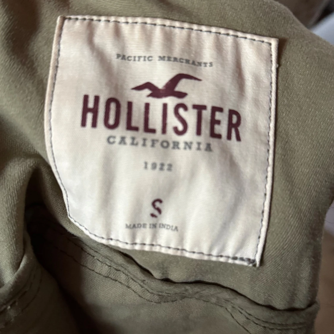 Olivgrön parkajacka från Hollister - 1