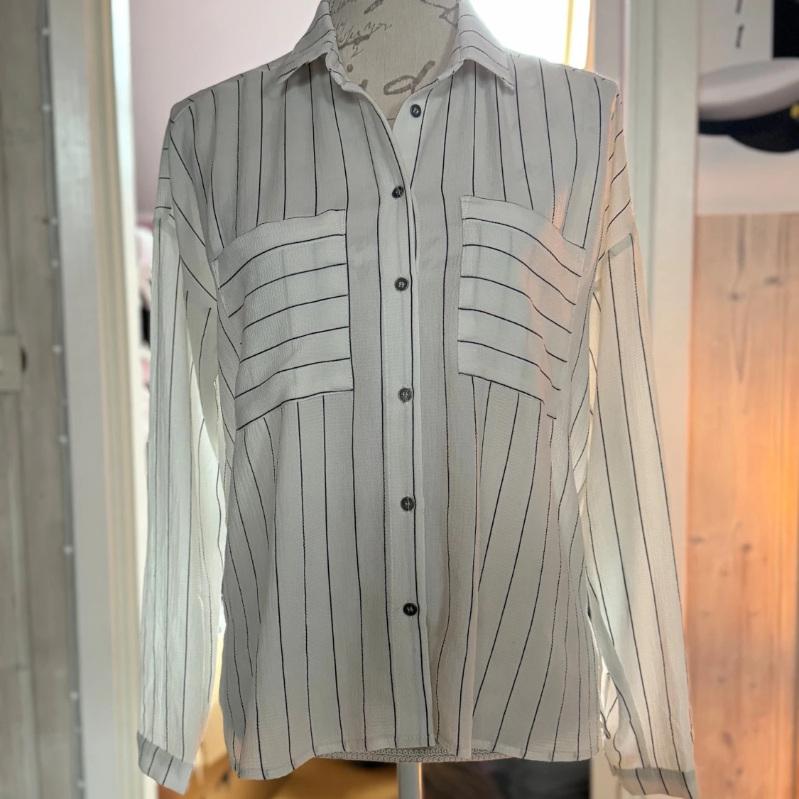 Vit randig skjorta från Rut&Circle