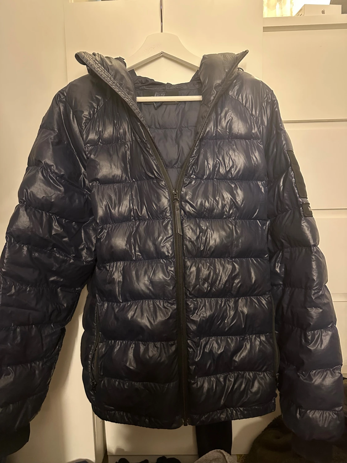 Mörkblå Peak Performance dunjacka - 2