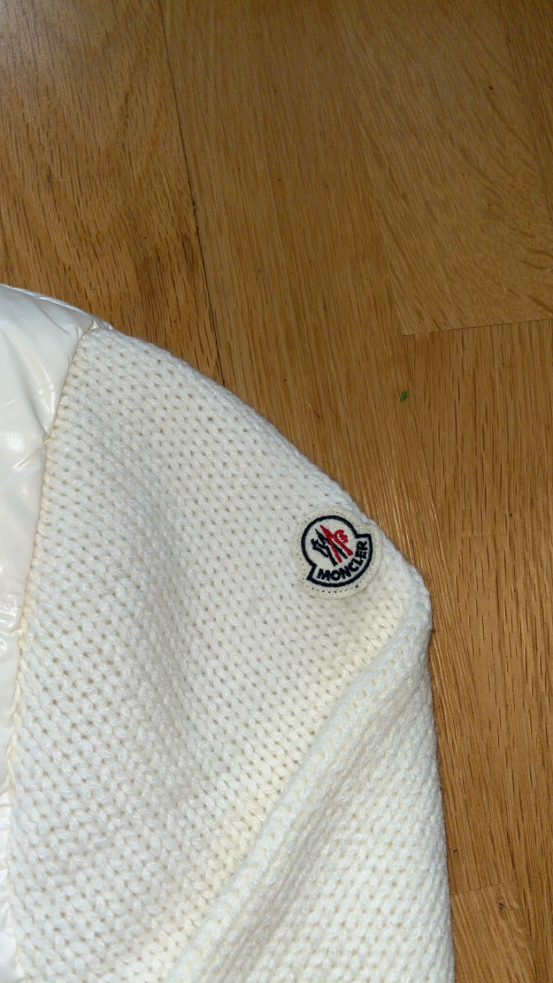 Vit pufferjacka från Moncler - 1