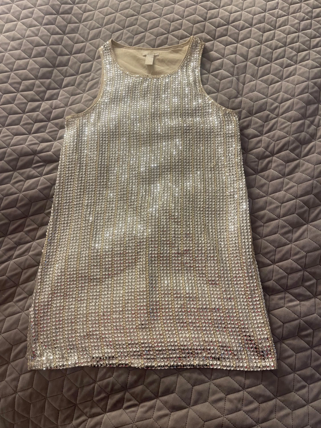 Glittrig paljettklänning från Forever 21 - 1