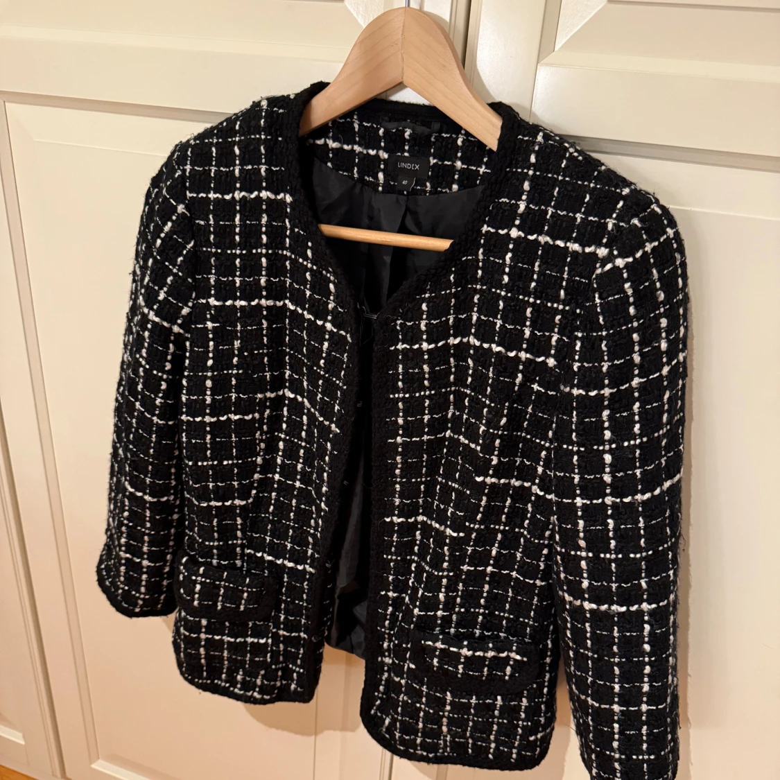 Svart rutig kavaj från Lindex - 1