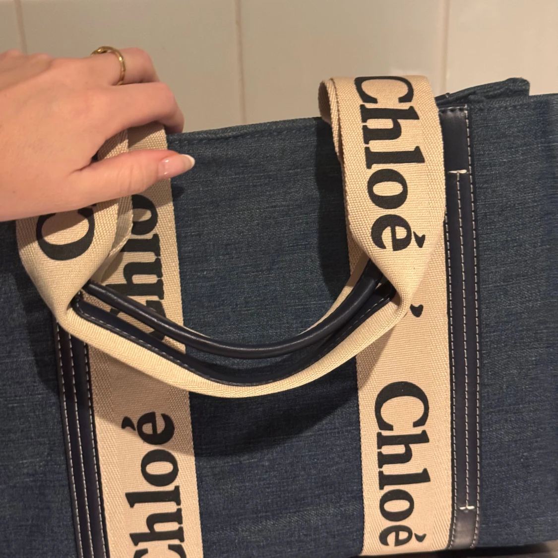 Chloé blå handväska med logoband - 3