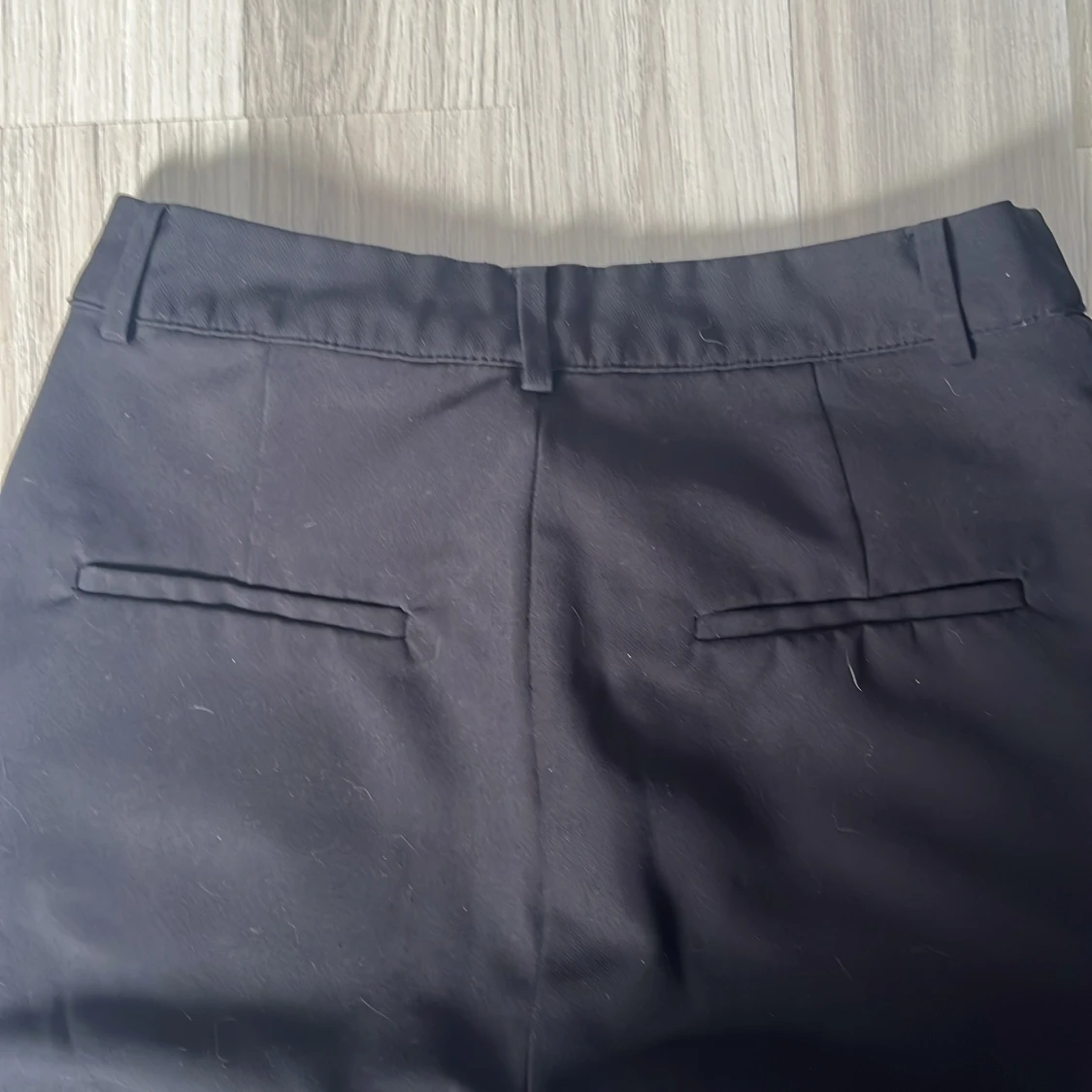 Svarta kostymbyxor från BikBok - 1