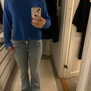 Blå stickad tröja från Carin Wester  - Blå stickad tröja från Carin Wester❣️ super fin färg☺️ pris kan diskuteras!!