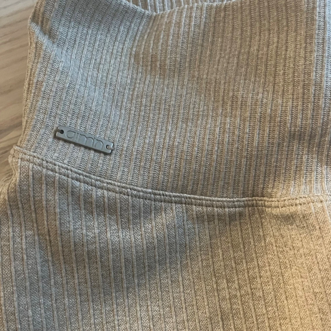 Beige ribbade leggings från Aimn - 3