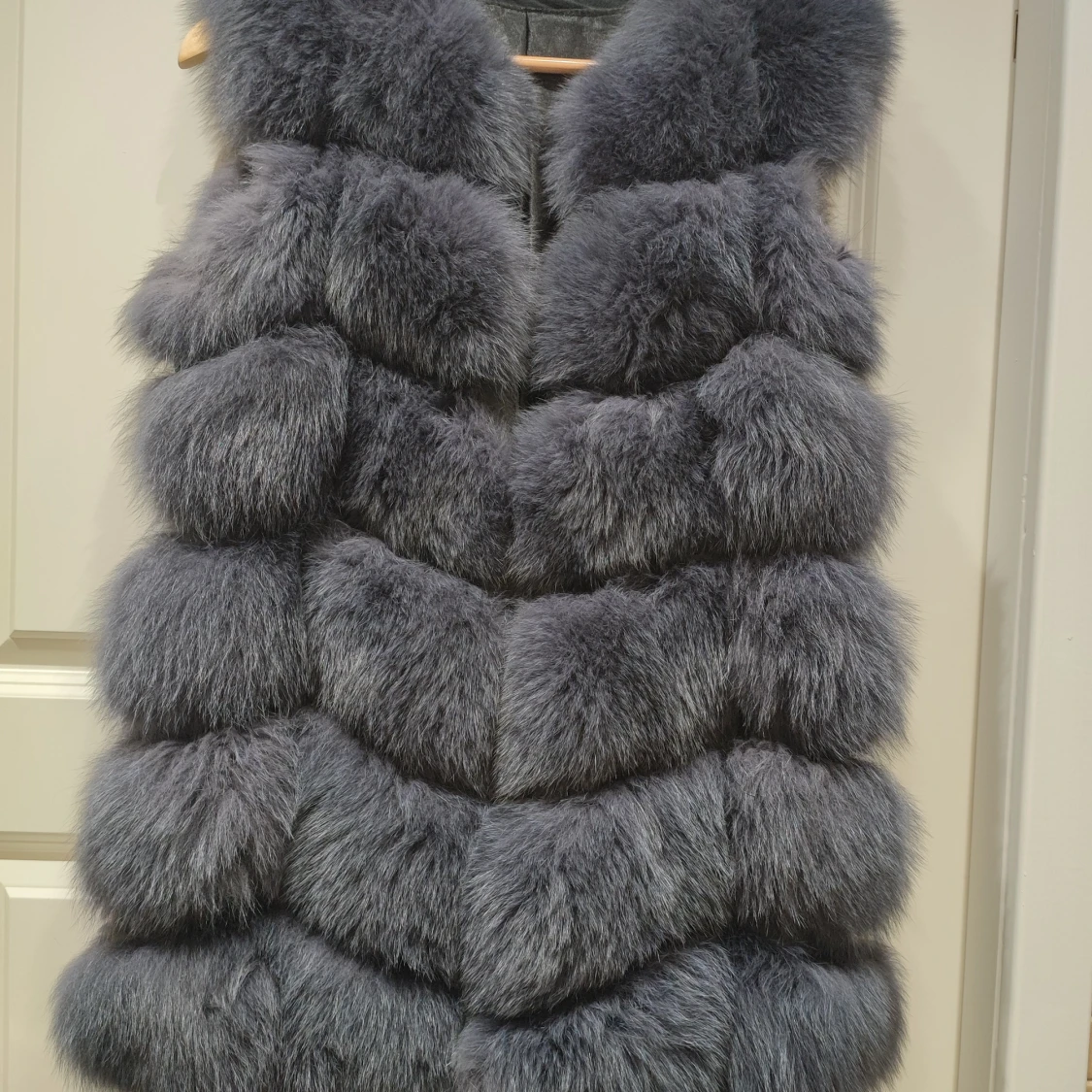 Mörkgrå fluffig pälsväst - 1