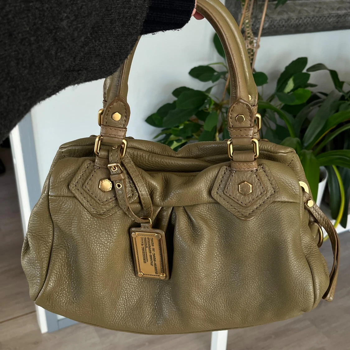 Autentisk Marc Jacobs Classic Q baby groove väska i olivgrön - 1