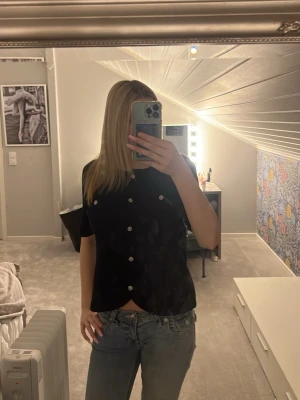 Kofta - Svart kofta från Saint tropez storlek medium, fint skick. Använd fåtal gånger, pris kan diskuteras!💕