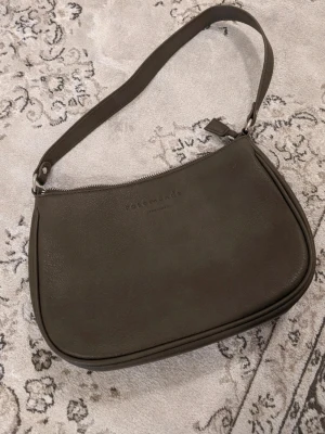 axelväska från Rosemunde - Fin! Se bilder för skick