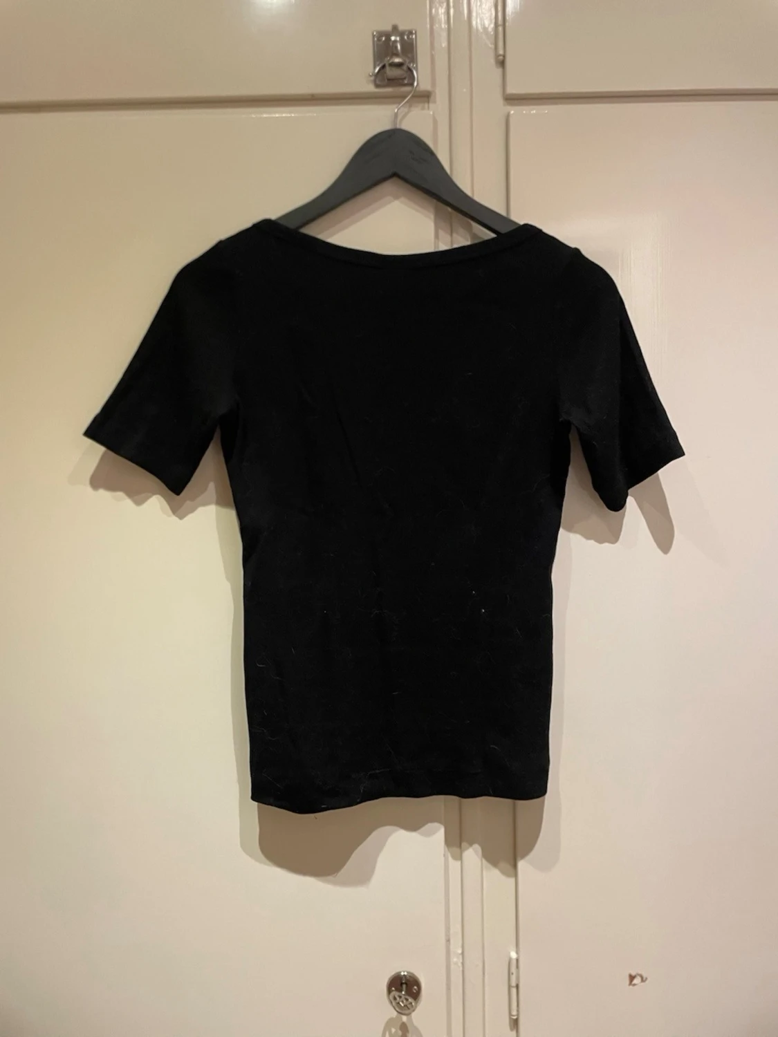 Svart enkel topp med kort ärm - 1