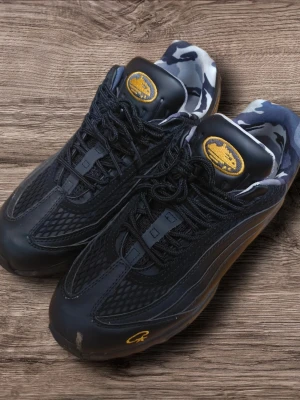 Air Max Nike x Cortiez Honey Black - Knappast använda för dom är för små. Köpt i England från en Cortiez popup butik, så fler bilder vid äkthet kan begäras