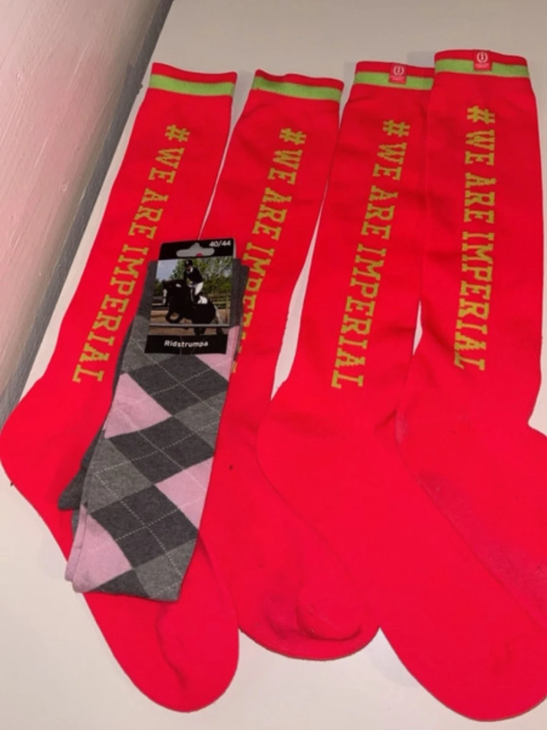 Röda knästrumpor #WE ARE IMPERIAL - 1