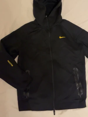 Nike NOCTA hoodie  - Svart Nike NOCTA Hoodie