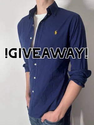 Ralph Lauren Skjorta - För att gå med följ våran Plick och likea inlägget! Följare får 100kr rabbat av originalpris på alla våra kläder! Föjl profilen, skriv och ge prisbud för att få rabbatten. Vinnare utses den 1 Februari