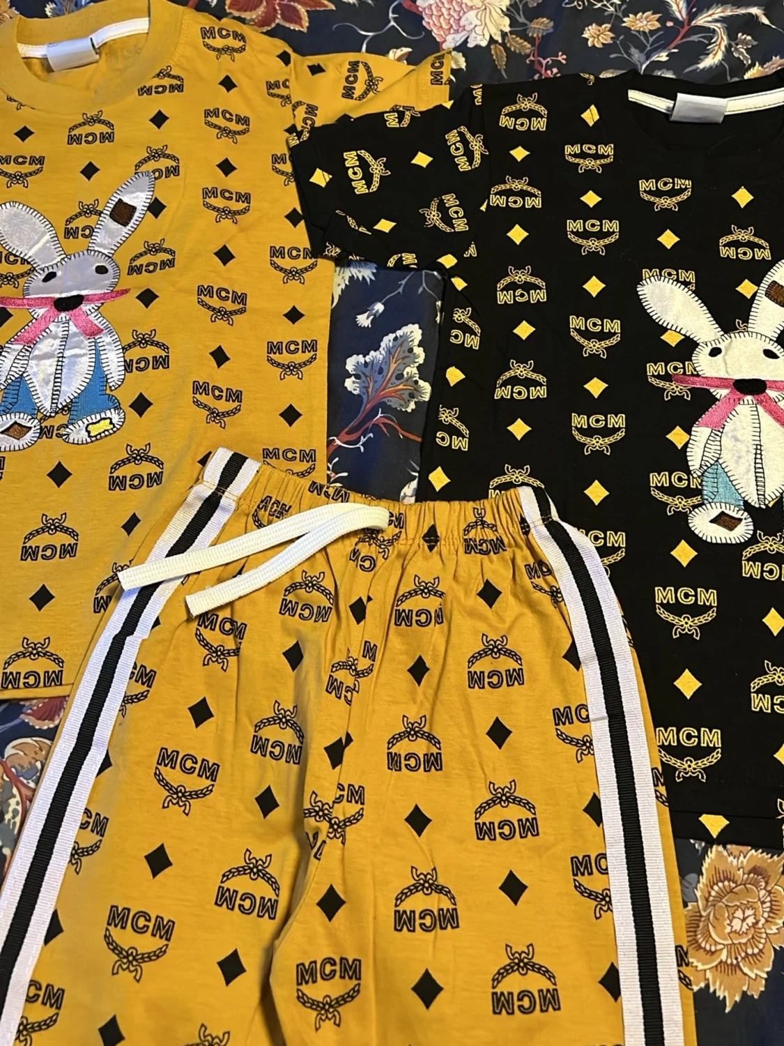 MCM loungewear set med kaninmotiv