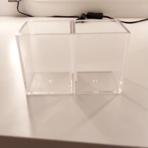 Smink eller penn ställ - Säljer båda två till för att kanske till exempel ha sminkborsrar eller pennor i.