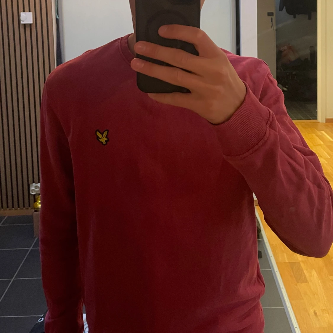 Röd crewneck från Lyle & Scott - 3