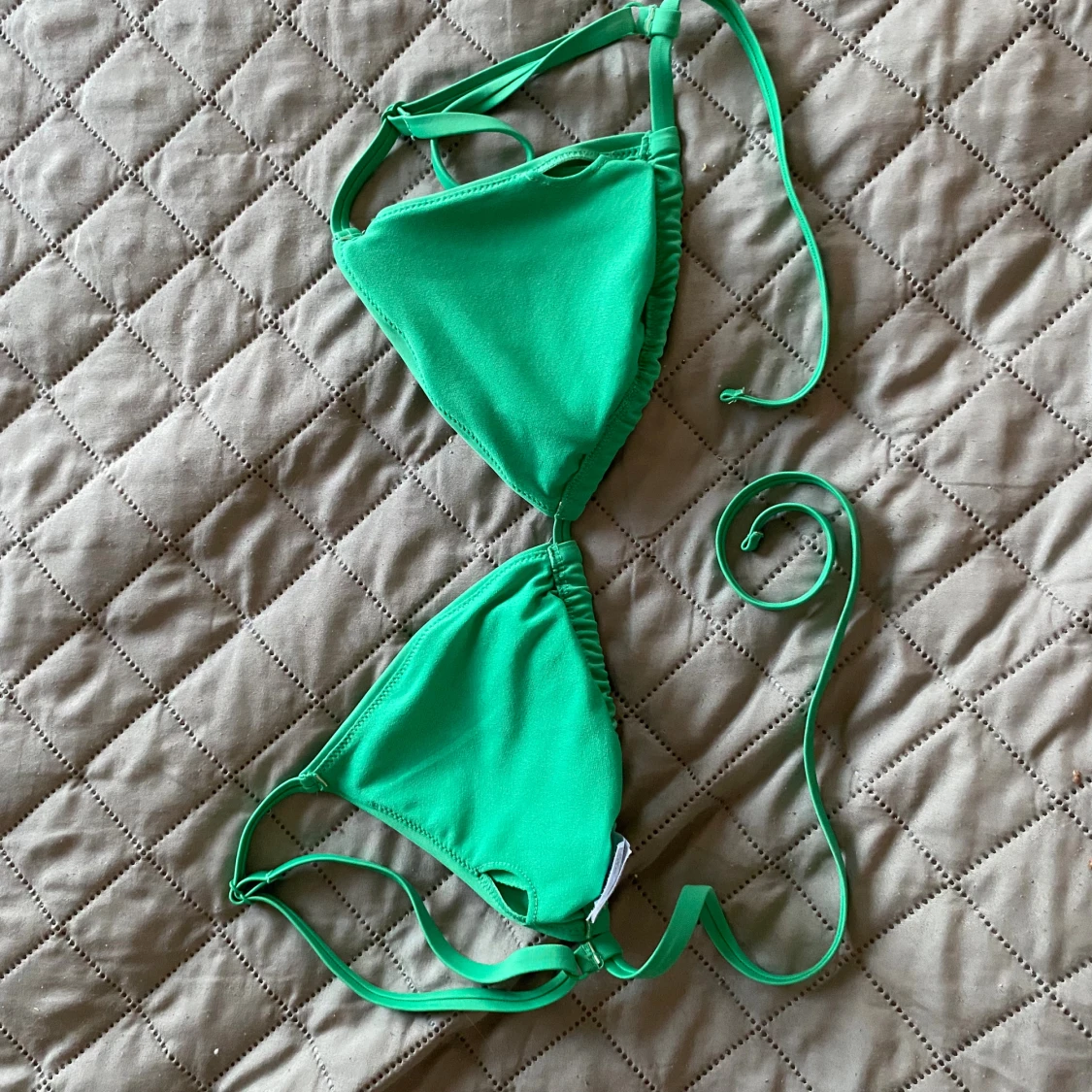 Grön trekantsbikini från Kappahl - 1