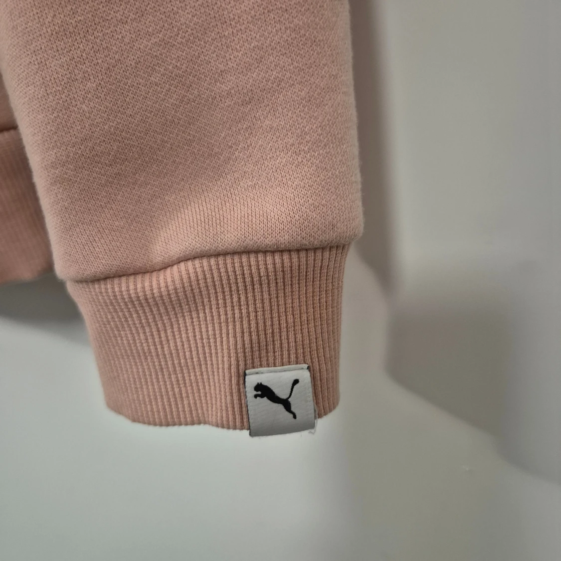 Rosa/Beige hoodie från Puma med logga - 2