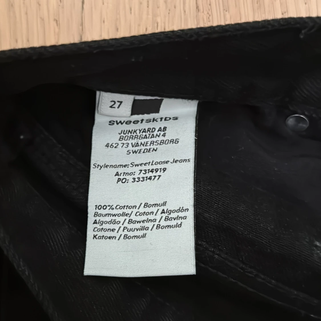 Svarta Sweet Loose Jeans från Sweet SKTBS - 2