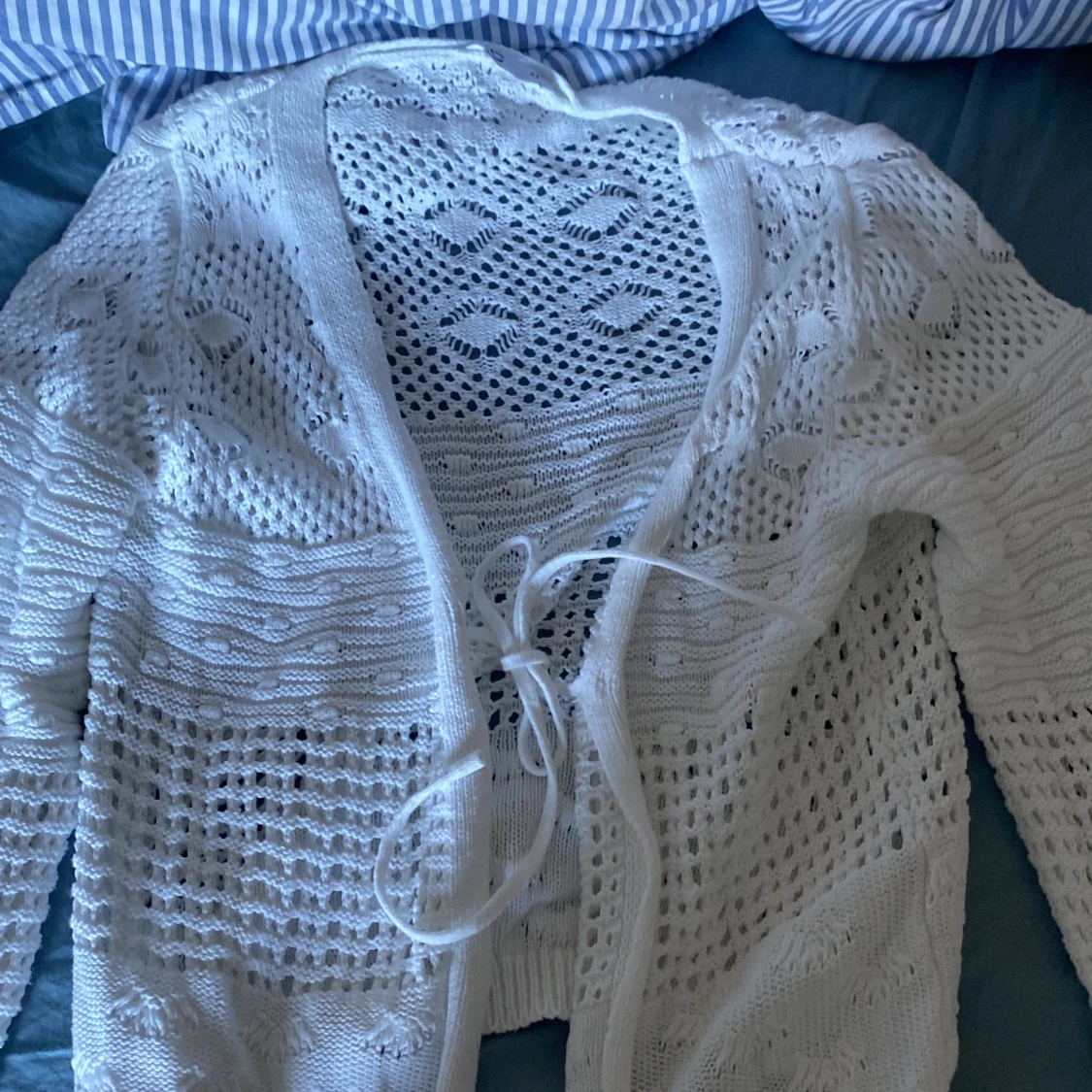 Vit stickad kofta - 2