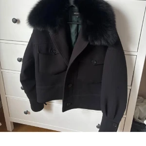 Kappa meotine  - Jätte fin kappa, oanvänd och ny pris är 3000. Slutsåld i storlek xs/s❤️