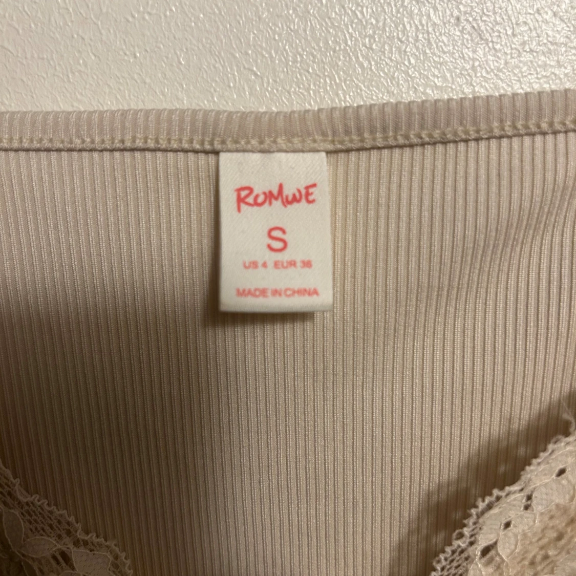 Beige spetslinnetopp från Romwe - 2